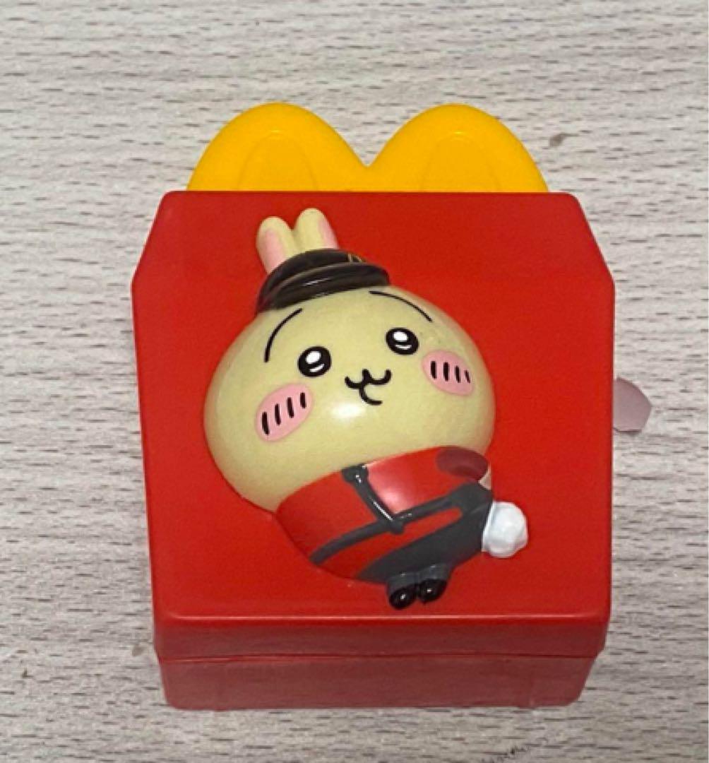 マクドナルド風ウサギキャラクター