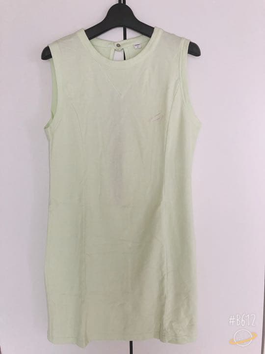 メルカリ ワンピース Tommy トミーヒルフィガー 夏 ひざ丈ワンピース 2 999 中古や未使用のフリマ