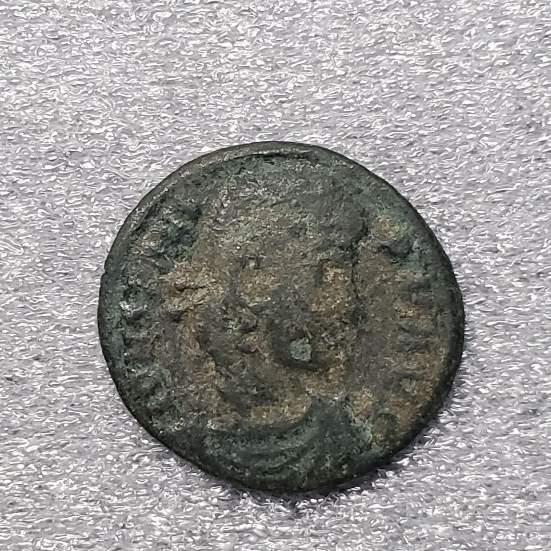 3214.　337年　350年古代ローマ時代　コンスタンティヌス1世時代　コイン