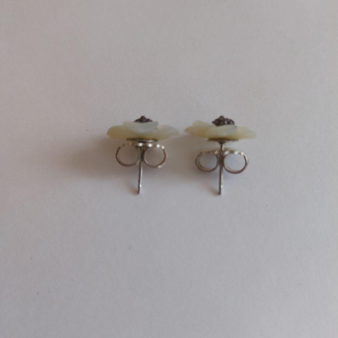 スティーブンデュエック 白蝶貝フラワー ピアス アクセサリー