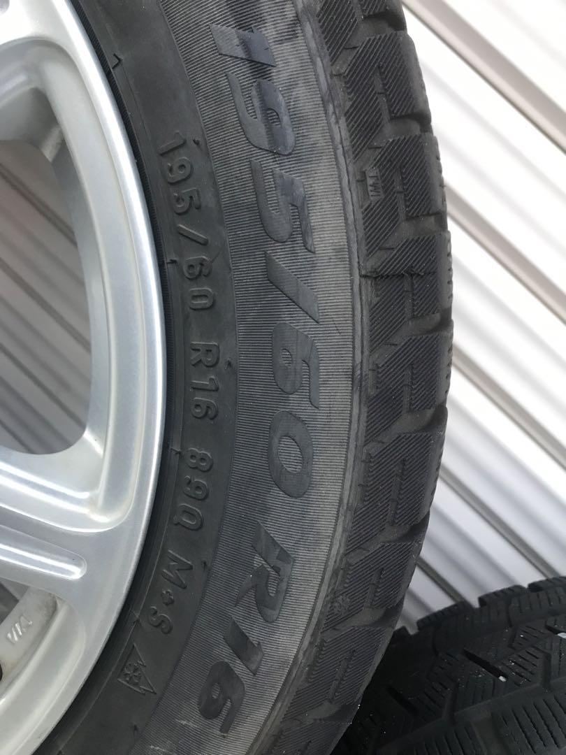 スタッドレスタイヤセット195／60  16R〔日産セレナC26で使用〕