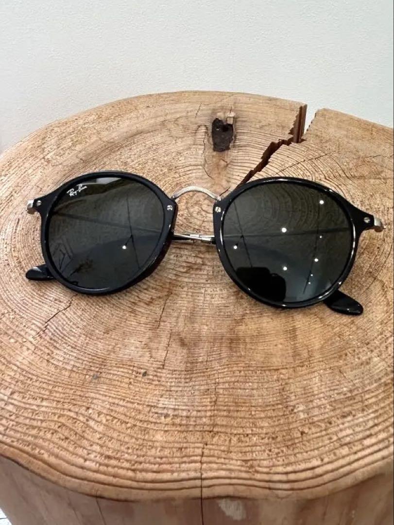 Ray-Ban ブラックラウンドサングラス