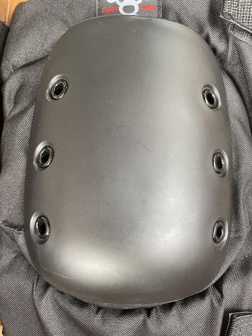 ［未使用］ニーパッド Triple Eight トリプルエイト