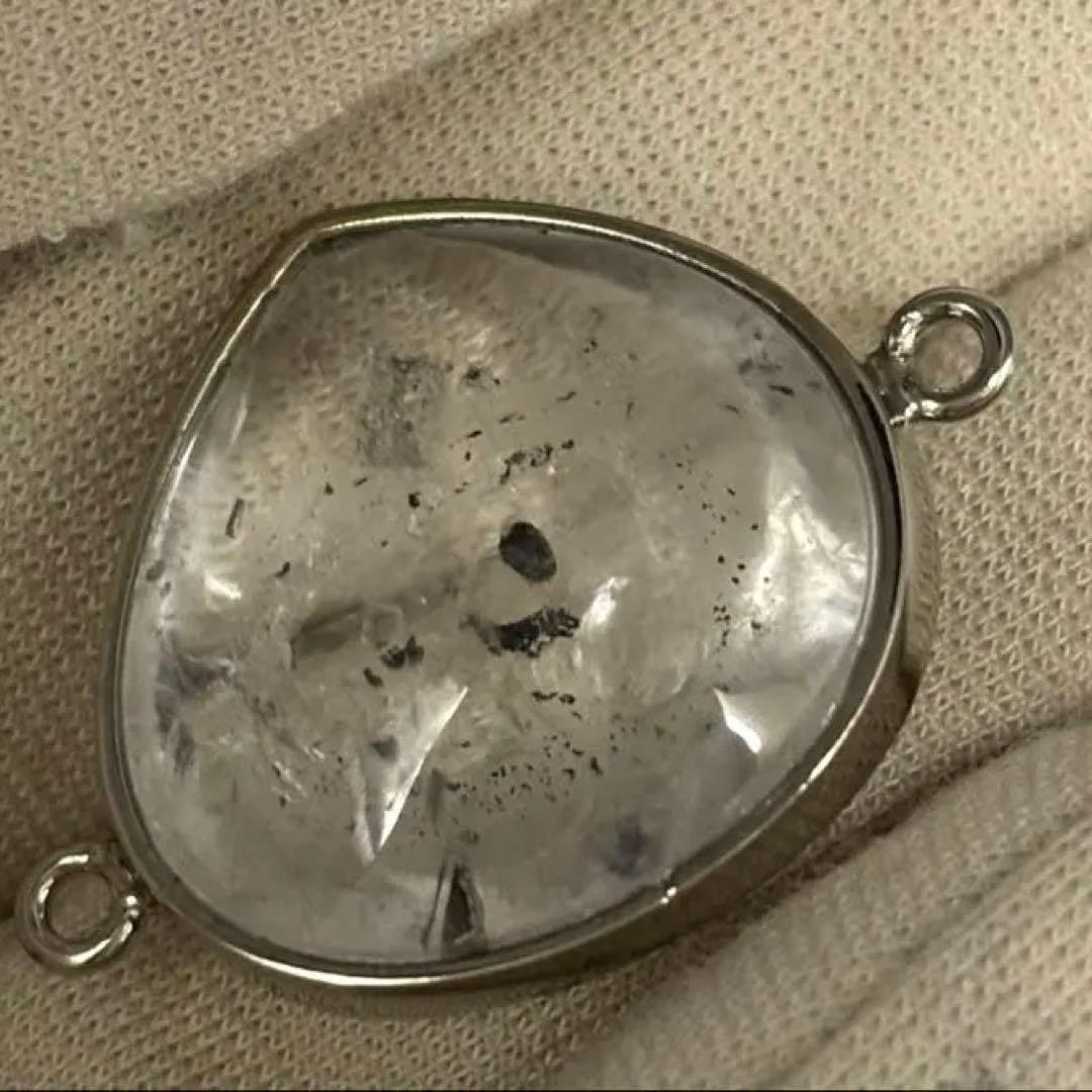 めちゃ活動する　水入り水晶　流砂入り SV925枠　ハート型　両端枠穴あり