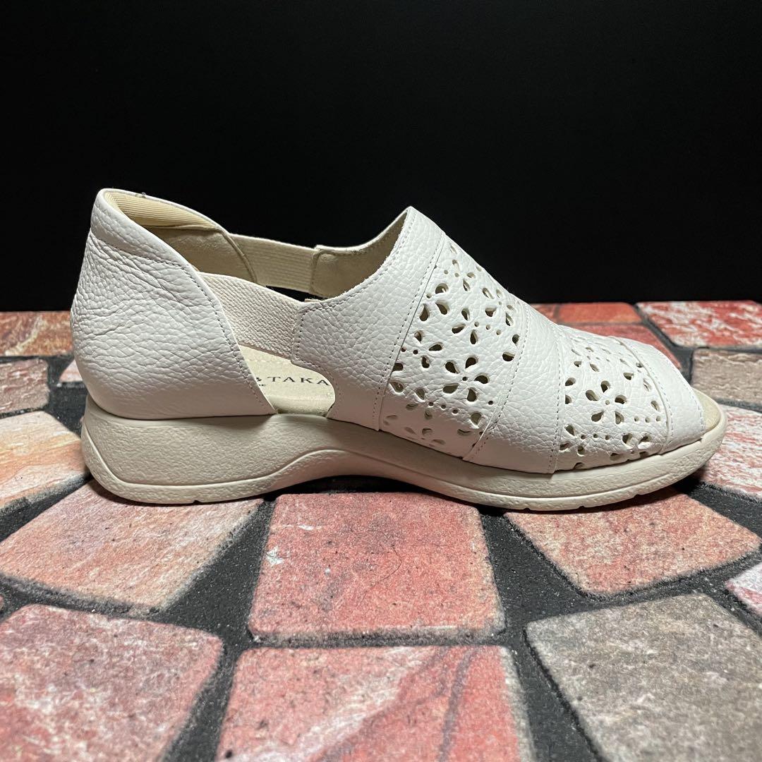 高井さんの靴　軽量　快適シューズ　サンダル　カットワーク　花柄　23.5cm M