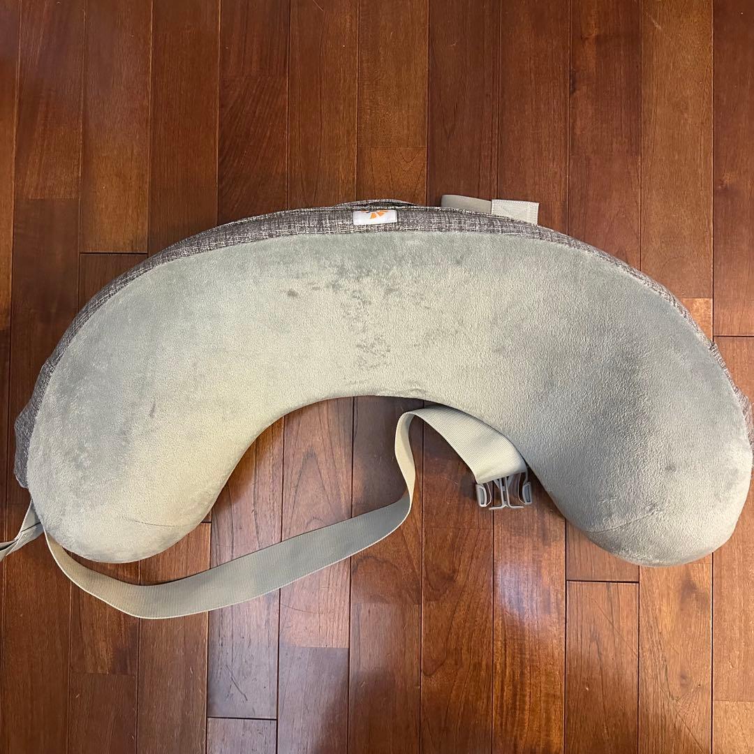 【エルゴベビー】ナチュラルカーブ・ナーシングピロー　グレー