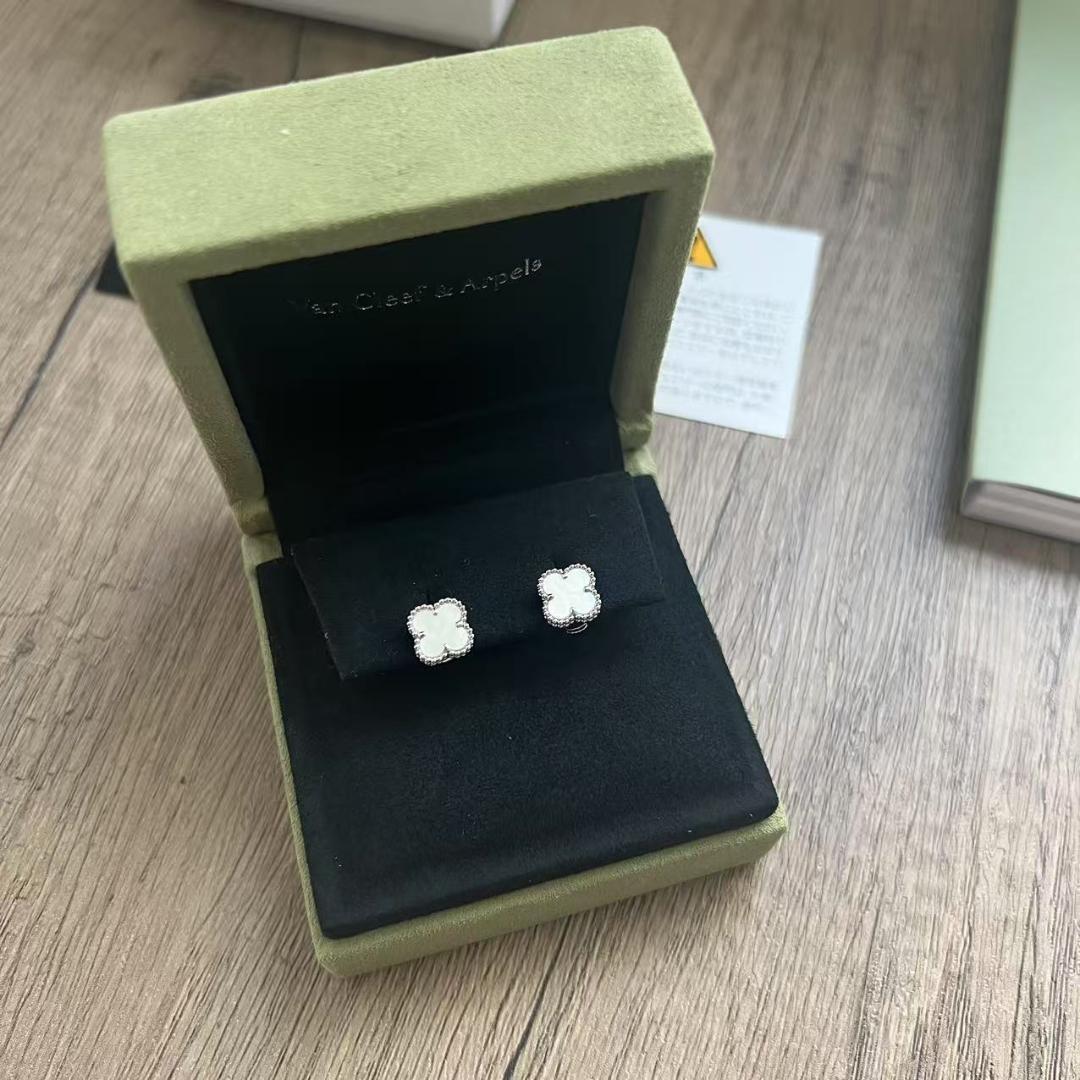 ヴァンクリーフ&アーペル　スウィート アルハンブラ ピアス