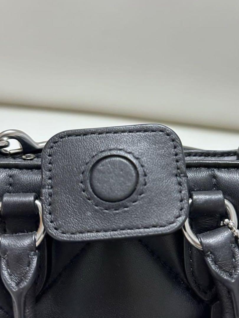 COACH キルティング　レザーショルダーバッグ
