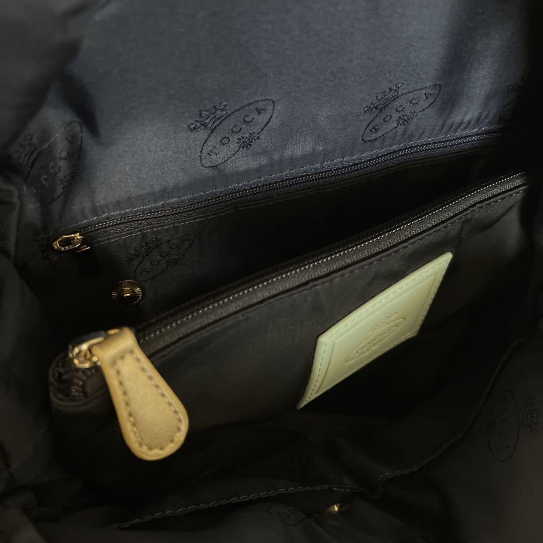 【美品】TOCCA　ナイロンリュック 　ブラック