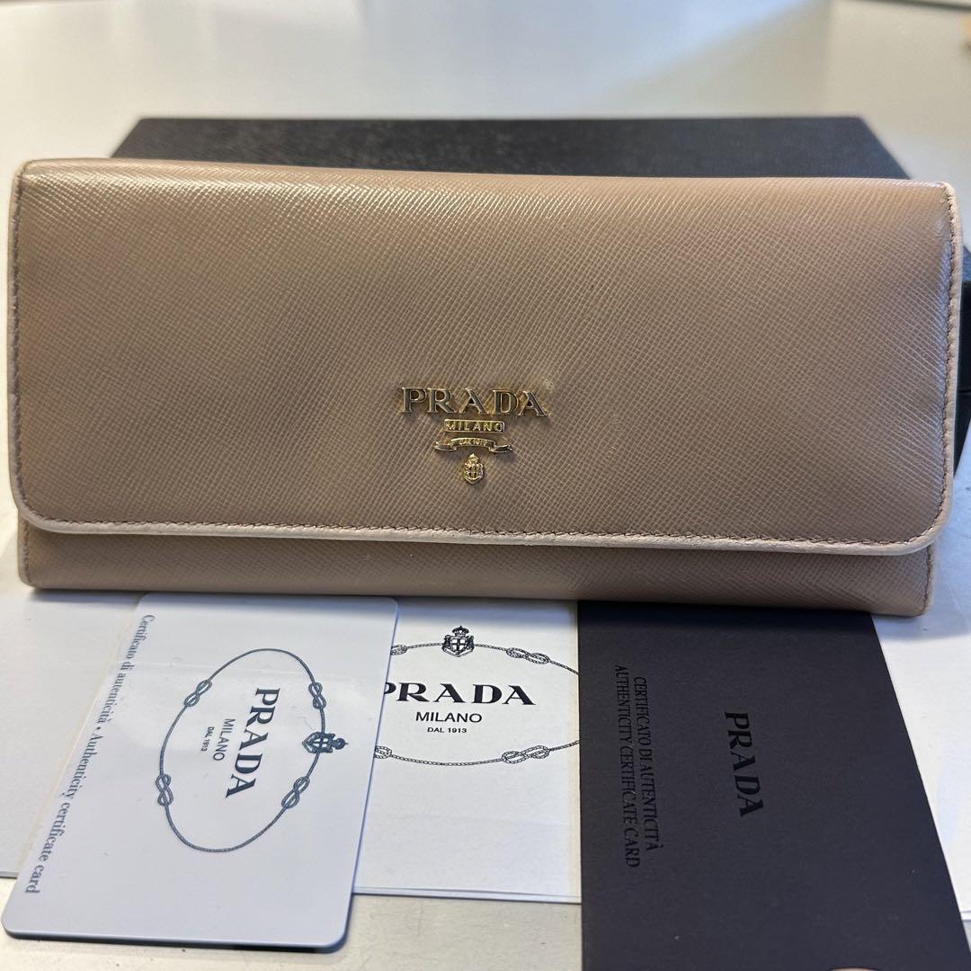 未使用に近い‼️ プラダ　PRADA 財布　長財布　サフィアーノ