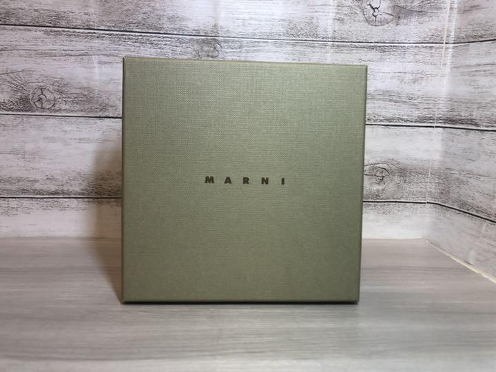 マルニ 二つ折り財布　レディース