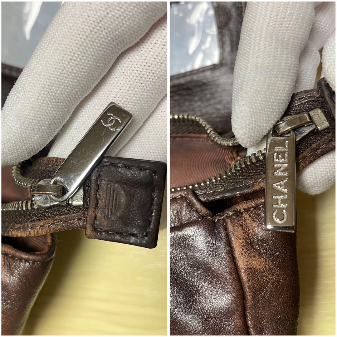 CHANEL メイクポーチ　Dark brown