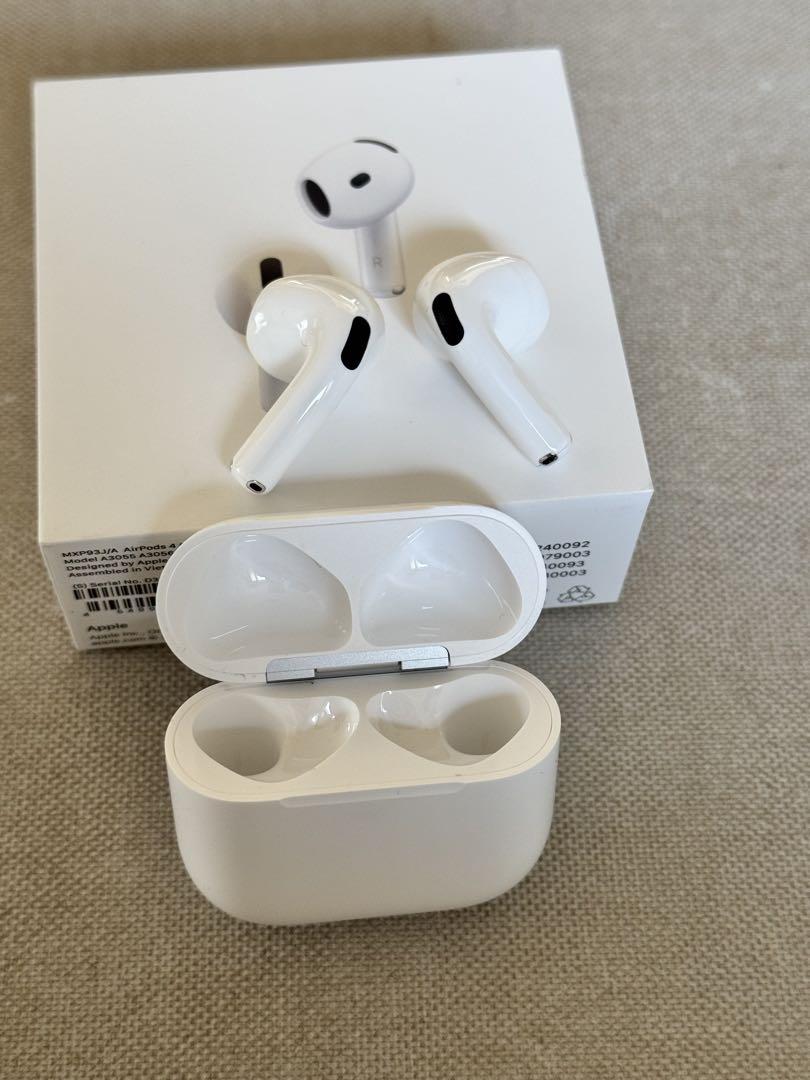airpods4 ノイズキャンセリング　　　ケース付き