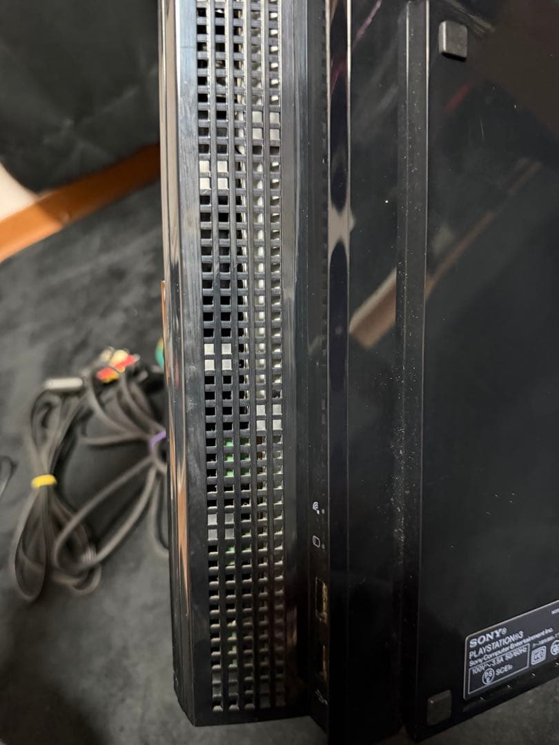 PlayStation 3 本体 ブラック AVケーブル付き PlayStation 3 本体 ブラック AVケーブル付き