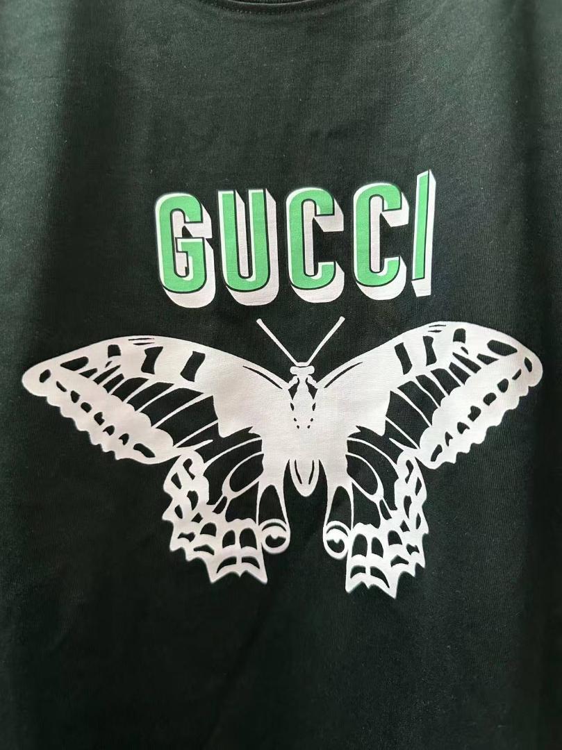 【GUCCI】 長袖Tシャツ M ラビット&バタフライプリント GUCCI プリント コットンジャージー Tシャツホワイト | GUCCI公式