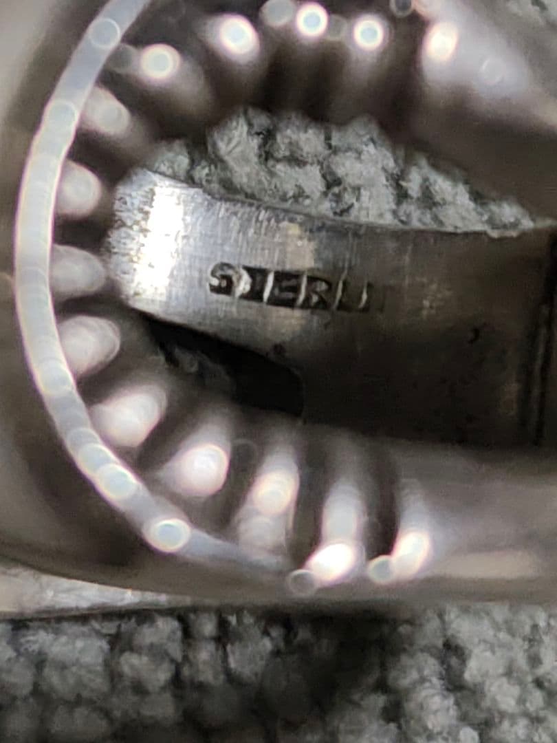 エイリアンデザイン シルバーリング スターリング刻印アリ エイリアンデザイン シルバーリング スターリング刻印アリ