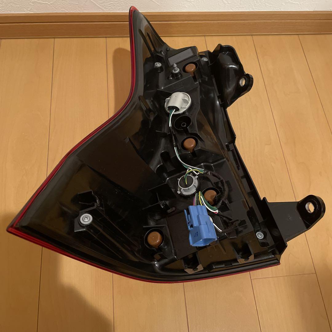 【美品】150系プラド　中期　純正テールランプ　左右セット