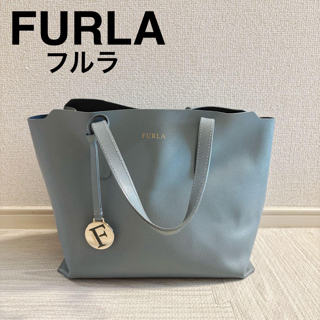 美品✨フルラ トート ハンドバッグ オールレザー 本革 チャーム付 ネイビー FURLA フルラ トートバッグ肩掛 サリートート ハンドバッグ