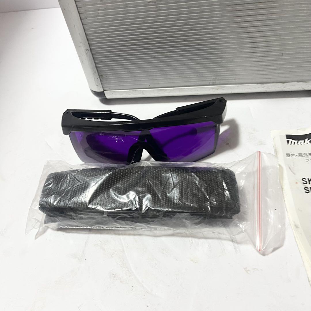 レーザー墨出し器