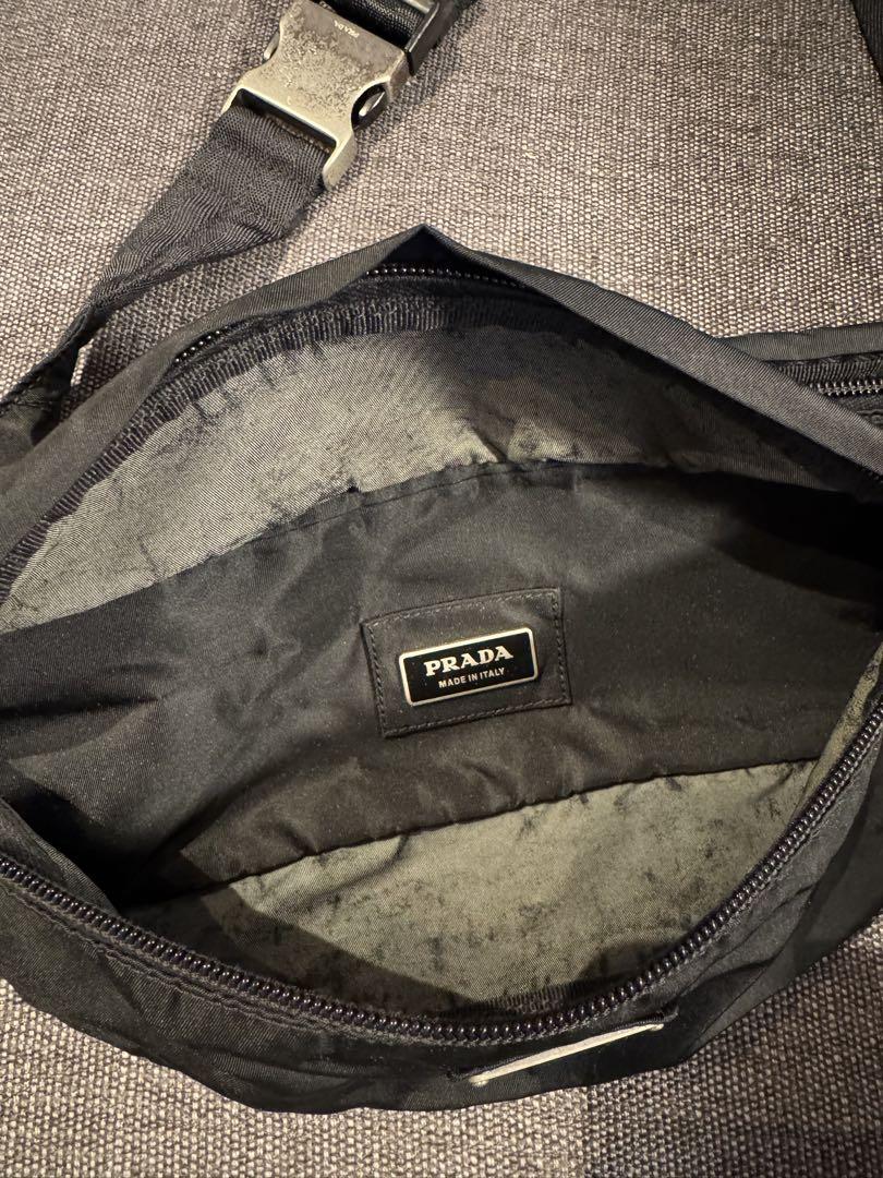 PRADA ボディバッグ 黒