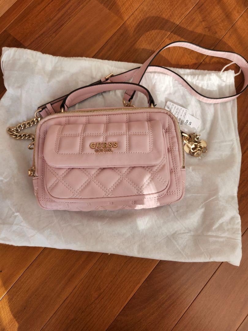 GUESSのショルダーバッグ