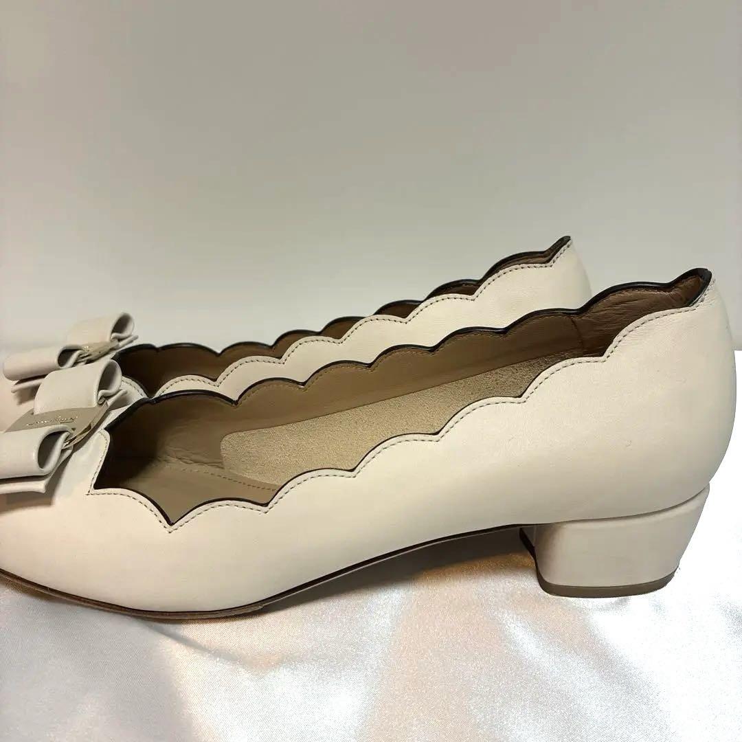 専用 Salvatore Ferragamo ベルベットサテン フラットシューズ Women's Ballet Flats | Ferragamo US