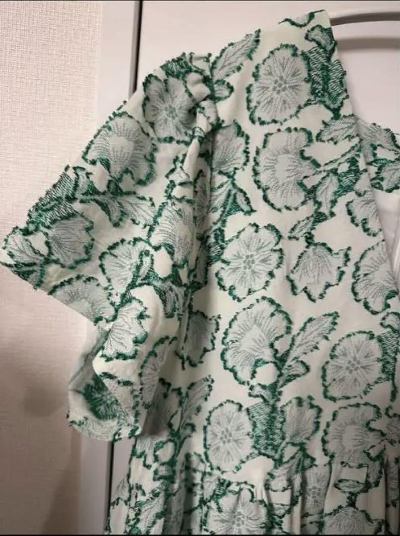 美品 オブリ obli フリンジジャガード Vネック ワンピース