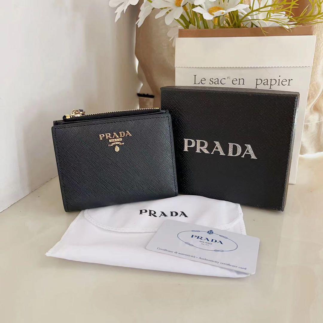 PRADA ミニ財布 三角プレート サフィアーノレザー クロコ 刻印61523