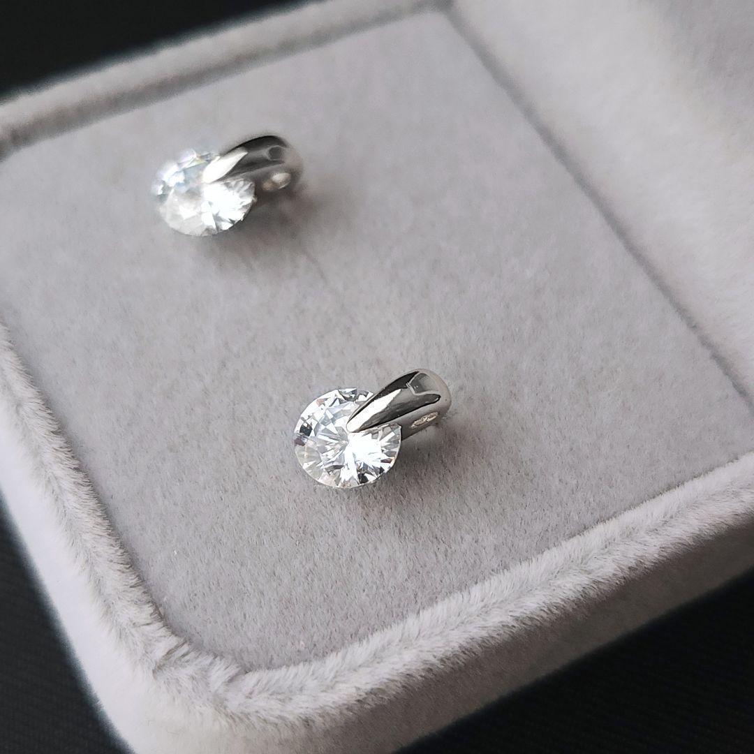124A☆【高品質✨】ピアス　大粒ダイヤ　一粒　プラチナ仕上げ　シンプル　お洒落