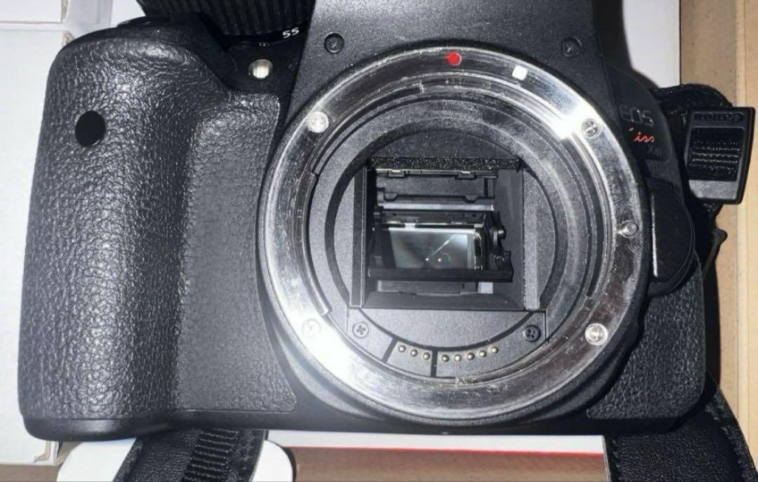 Canon EOS Kiss x8i ダブルズームキット　一眼レフ　カメラ