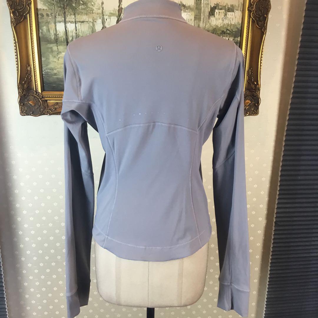 LULULEMON ☆ サイズ　M 薄紫 夜光　フルジップジャケット