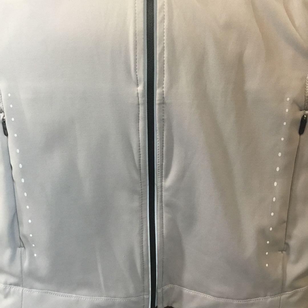 LULULEMON ☆ サイズ　M 薄紫 夜光　フルジップジャケット