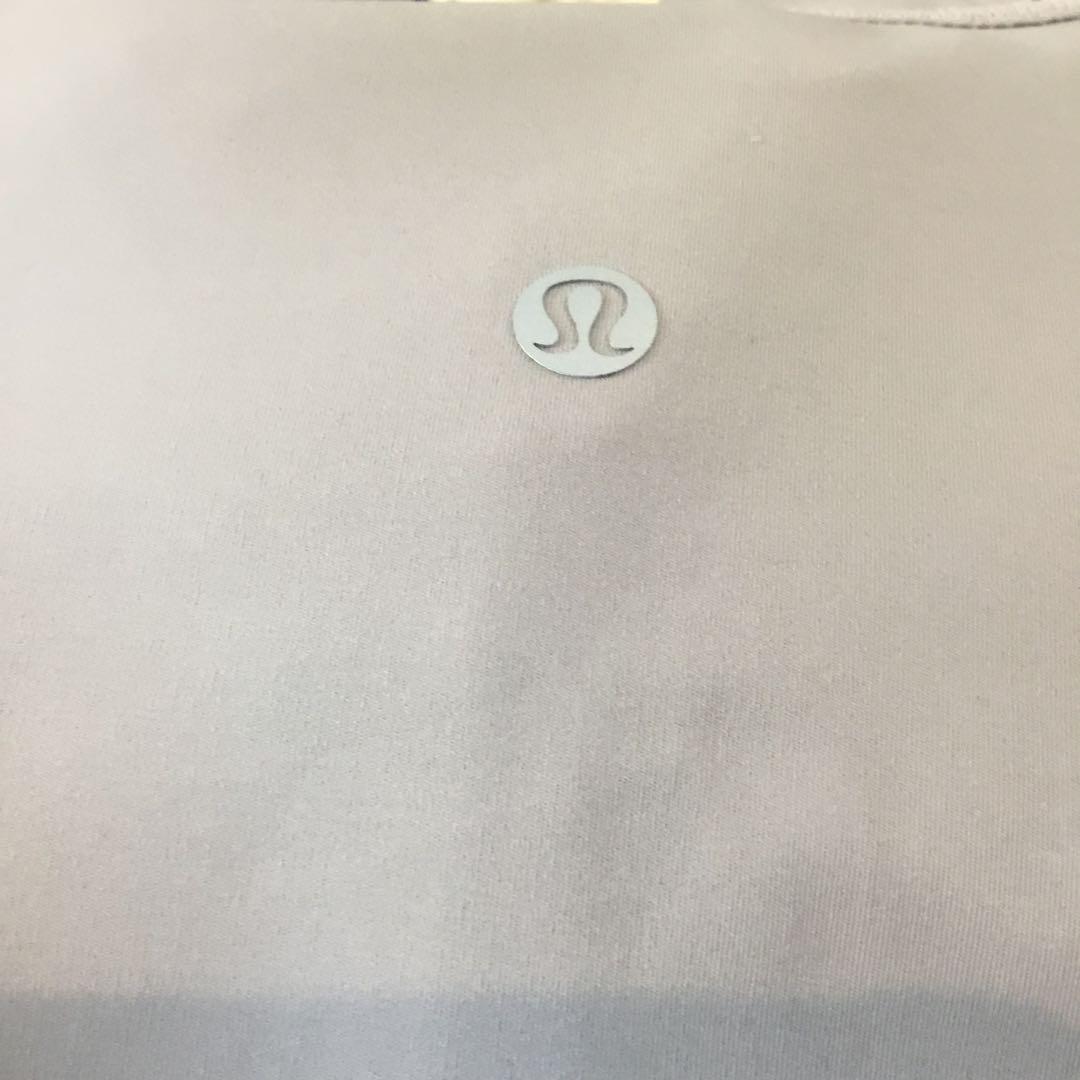 LULULEMON ☆ サイズ　M 薄紫 夜光　フルジップジャケット