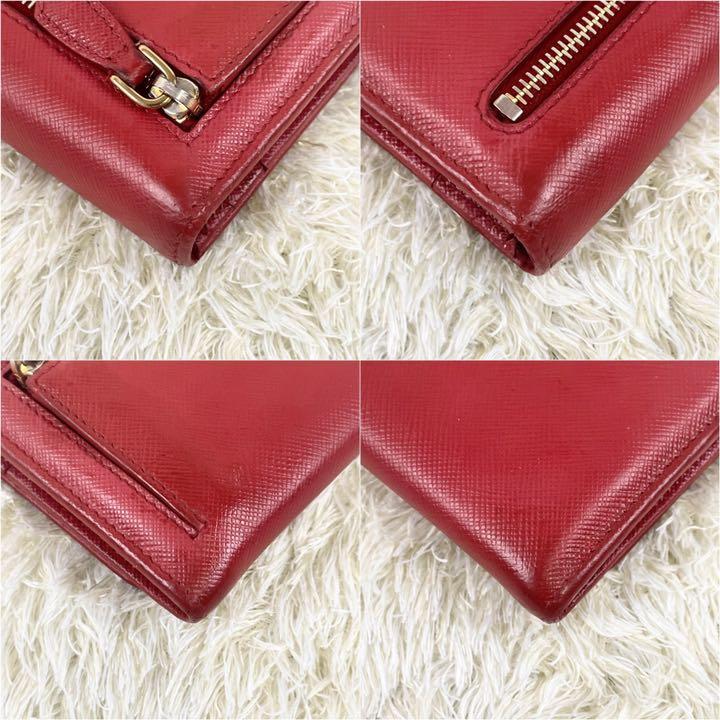 美品✨PRADA 長財布 サフィアーノレザー 三角プレート 二つ折り レッド 美品✨PRADA 長財布 サフィアーノレザー 三角プレート 二つ折り レッド