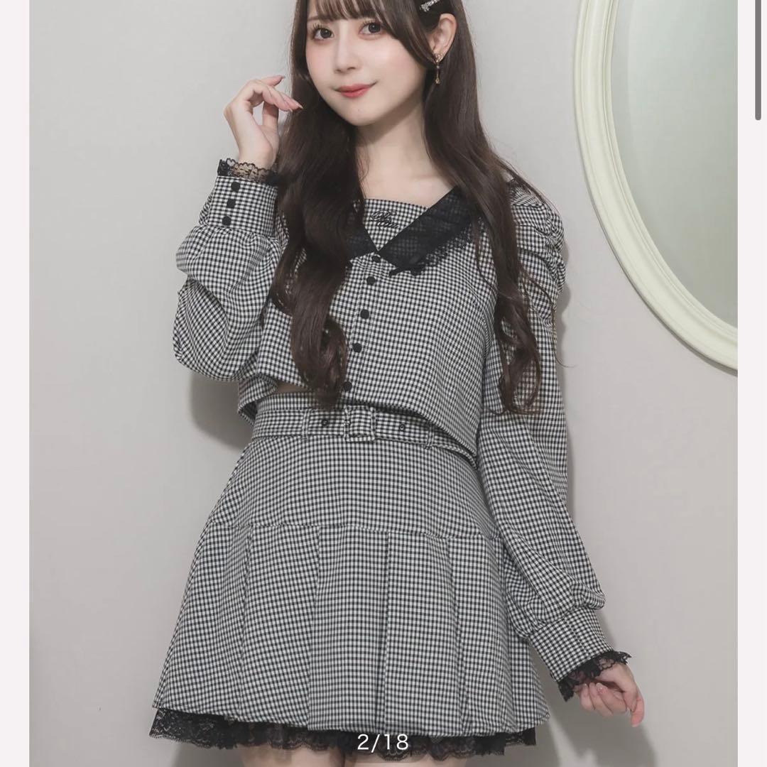 pium レースリボンカラートップス ベルト付きプリーツフリルミニスカート