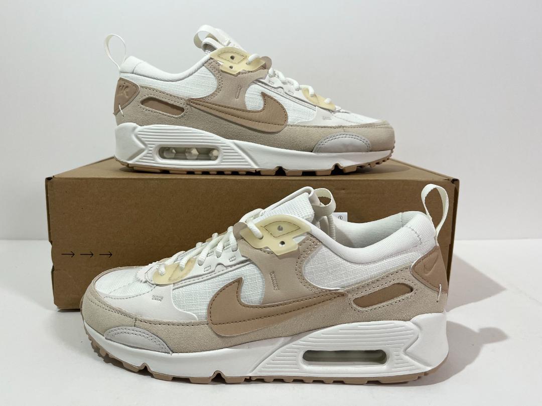 【新品】23.5cm NIKE WMNS AirMax90 フューチュラ