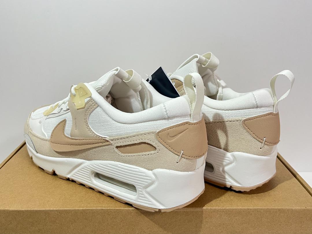 【新品】23.5cm NIKE WMNS AirMax90 フューチュラ
