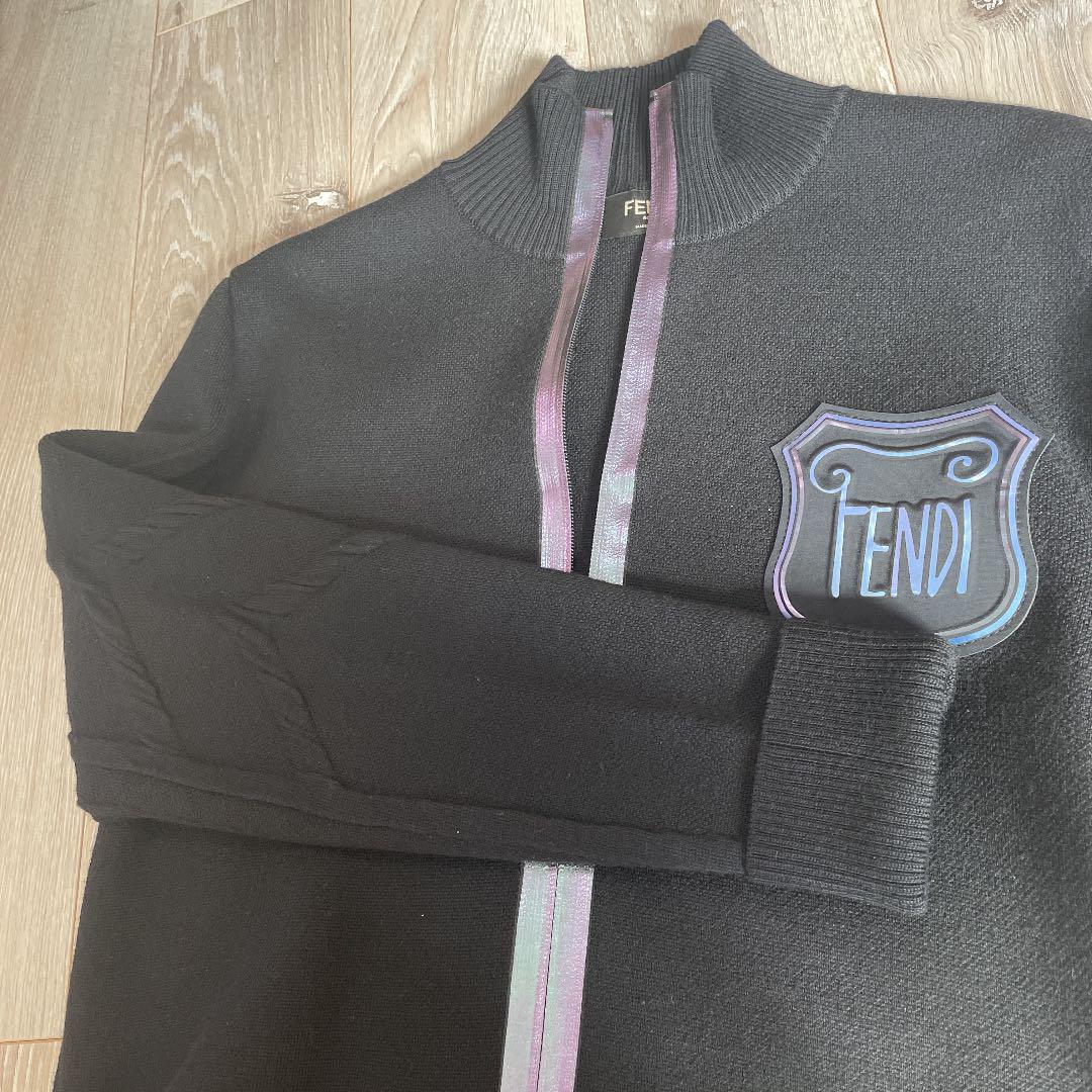 サイズは FENDI パーカー 正規品 美品 v1IQZ-m54070839034 フェンディ ニット セーター メンズ