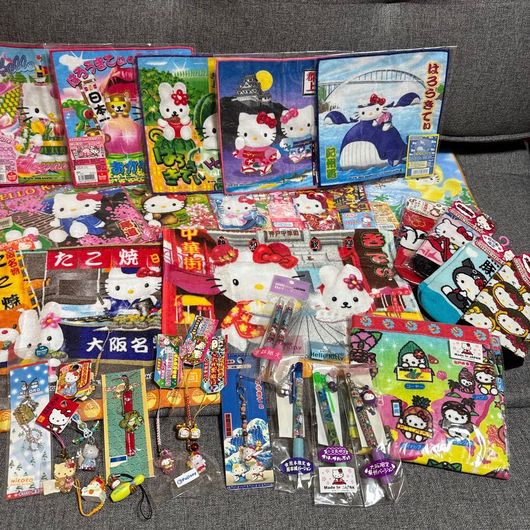 ハローキティ♡ご当地　ストラップ/ボールペン/タオルなど　32個大量まとめ売り