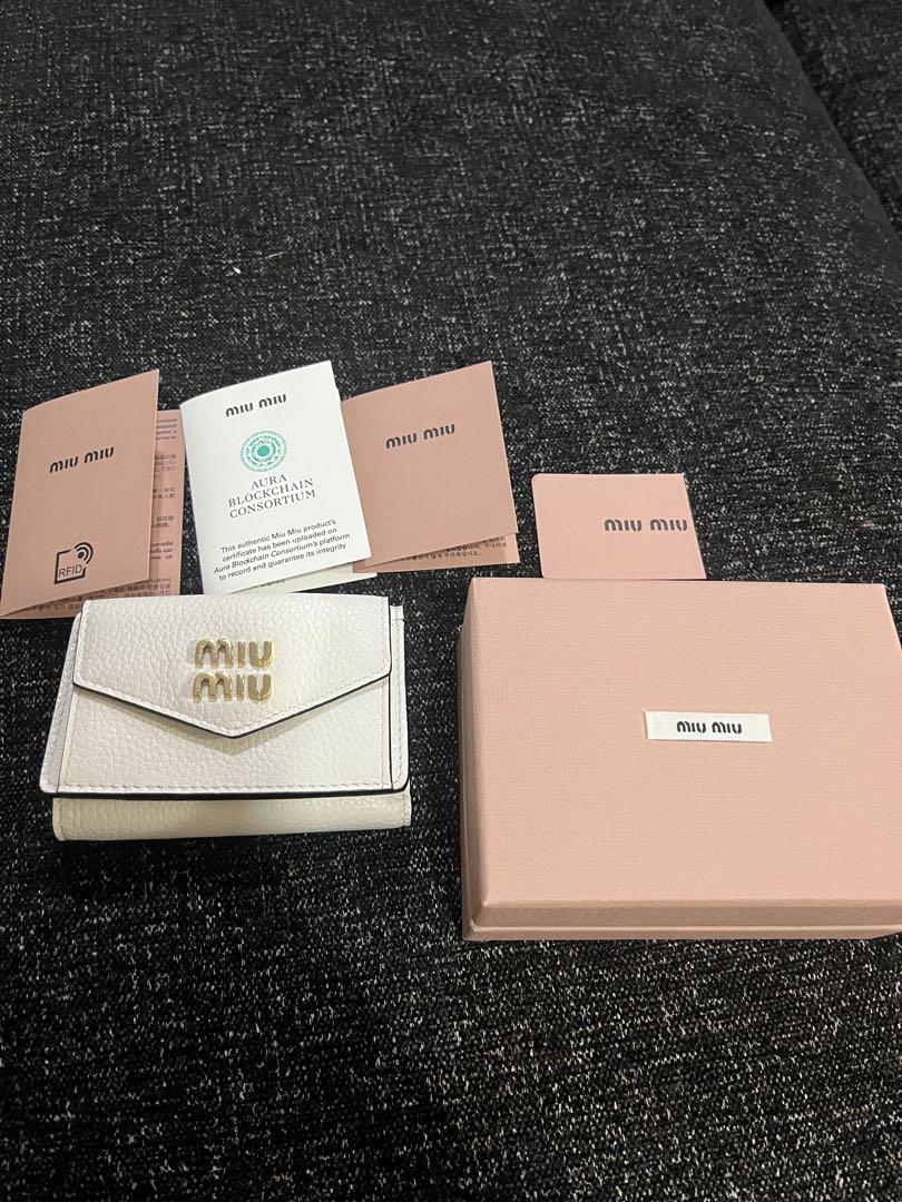 miumiu ヴィッテロダイノレザー 財布