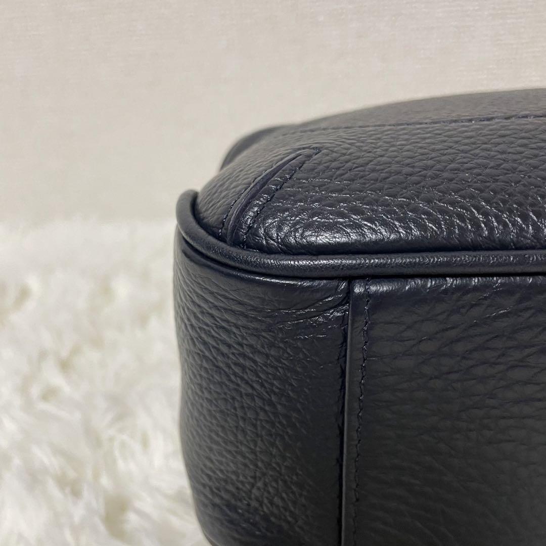 極美品✨　ペッレモルビダ　メイデンヴォヤージュ　クラッチバッグ　MB028