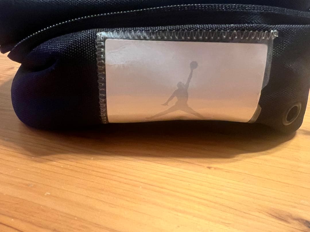 Jordan バッシュシューズケース ブラック×ゴールド ジャンプマンロゴ Jordan バッシュシューズケース ブラック×ゴールド ジャンプマンロゴ