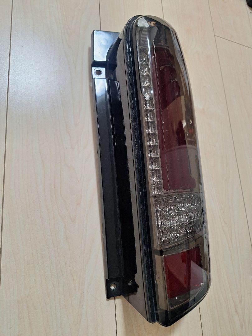 NV350　ファイバLEDテール V2　クリスタルアイ
