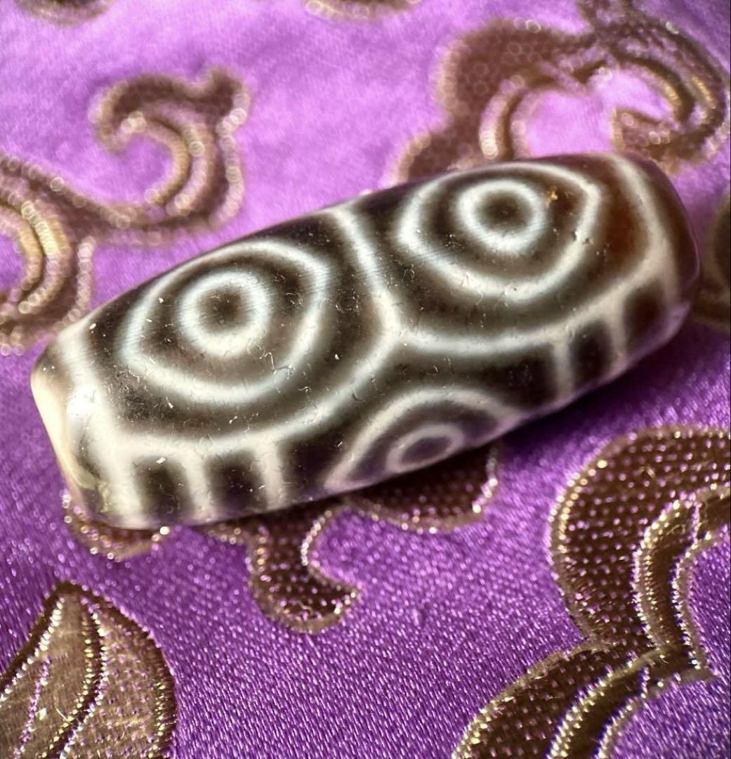 龍眼天珠