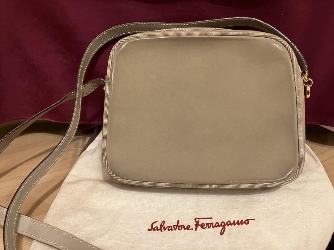ほぼ未使用 袋付 Salvatore Ferragamo サルヴァトーレフェラガモ