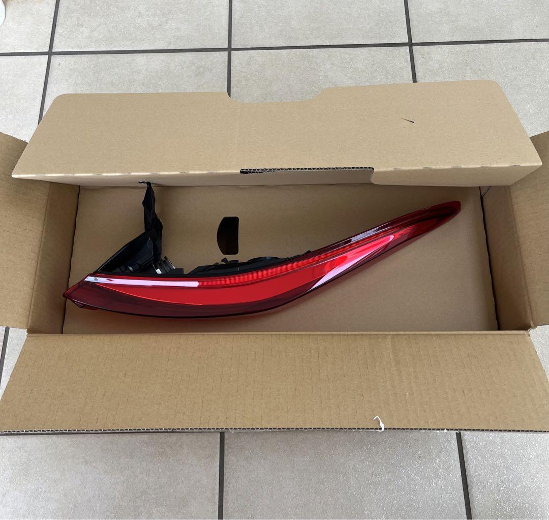 トヨタハリアー80 ブレーキテールランプ 左右セット