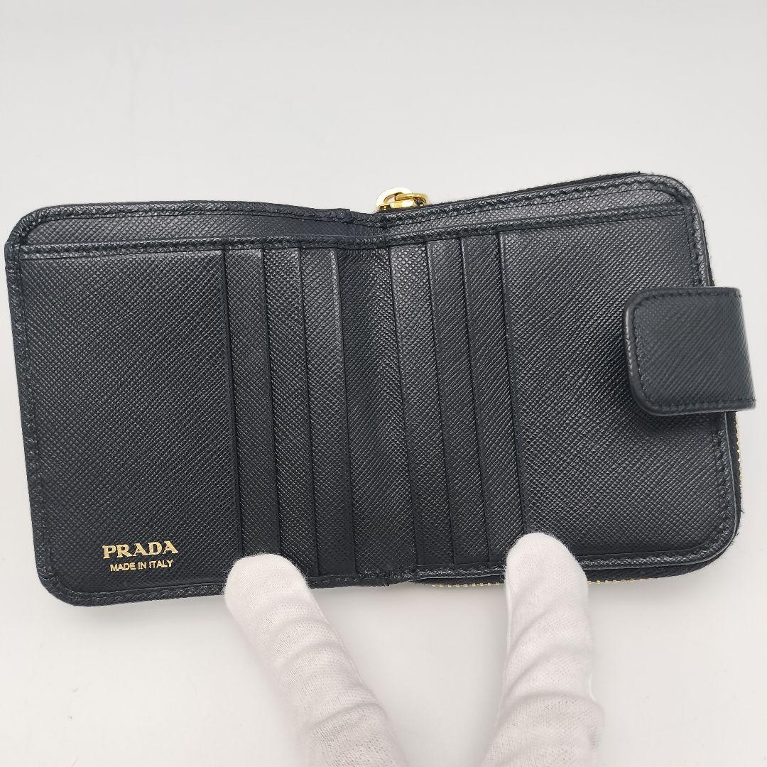 未使用に近い✨プラダ　折り財布　レザー　ブラック　黒