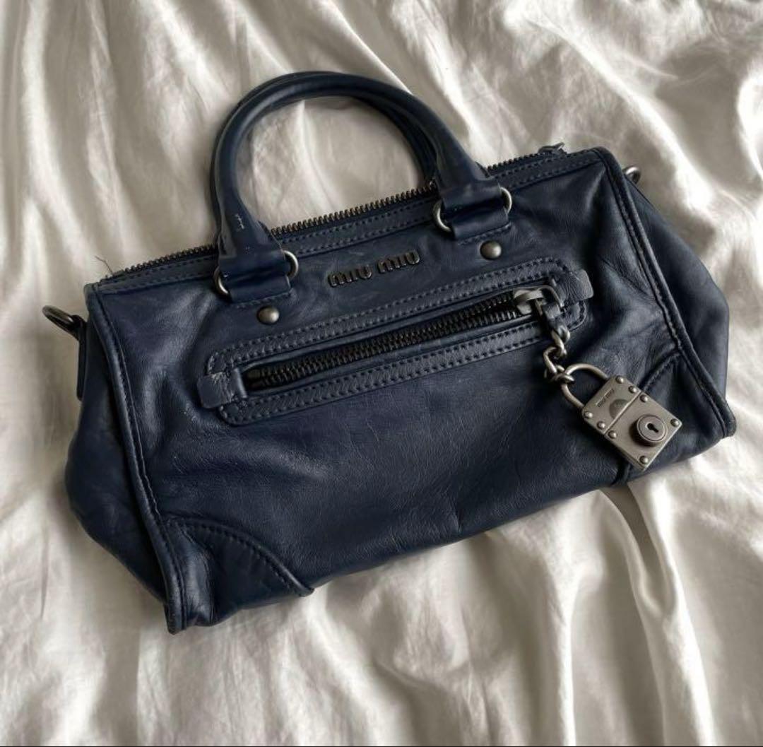 人気アイテム MIU レザーハンドバッグ ネイビー MIU バッグ