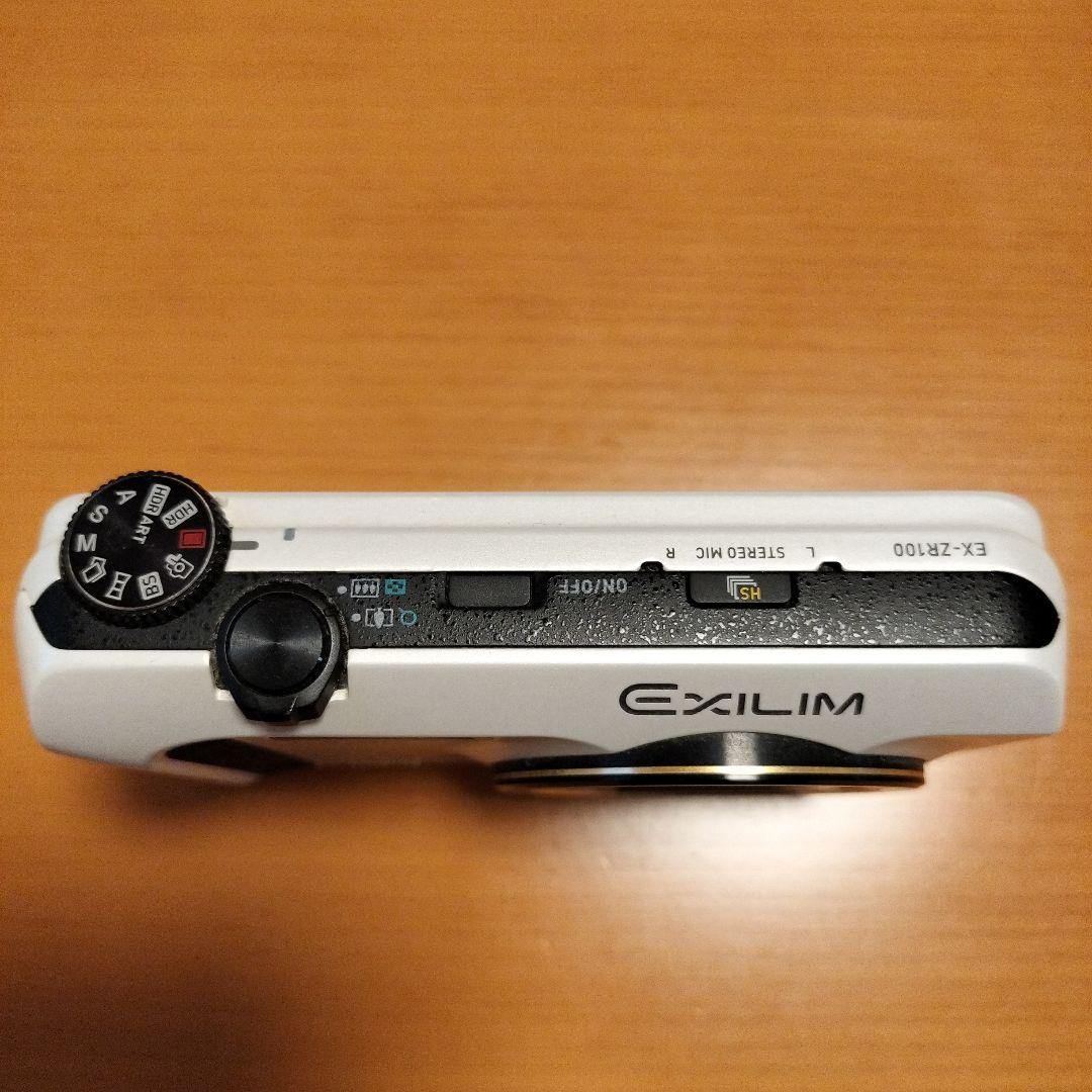 CASIO カシオ　EX-ZR100 本体と電池のみ。デジカメ。デジタルカメラ