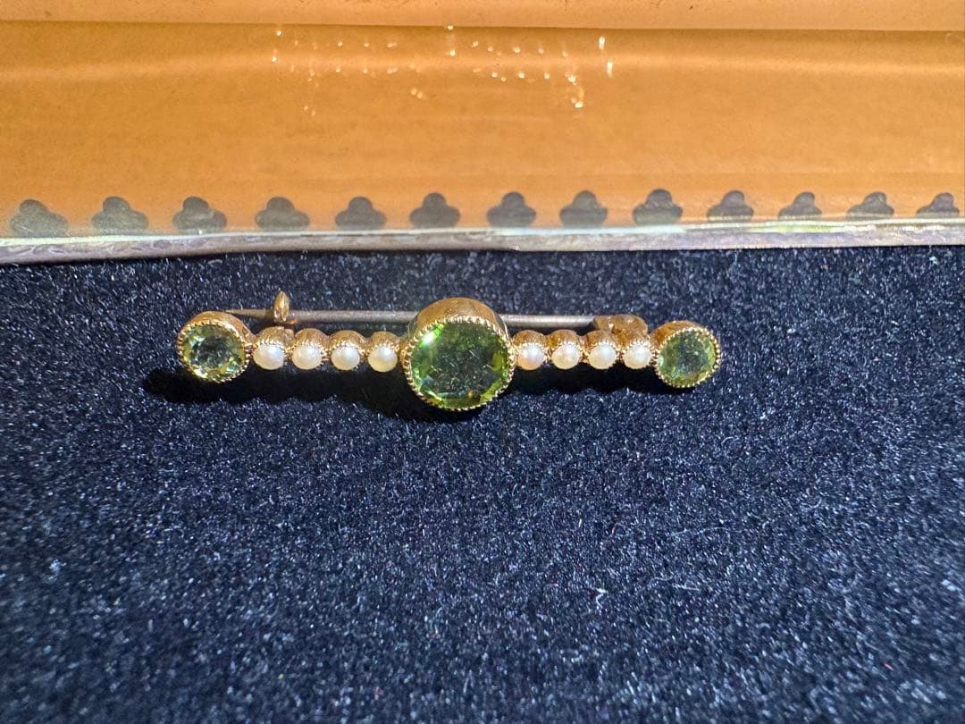 ペリドット アンティークブローチ目立った傷や汚れなし